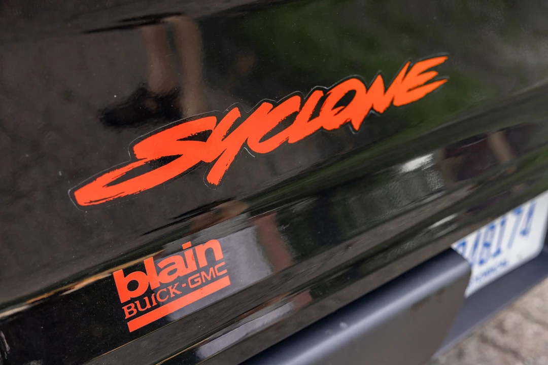 1991 GMC Syclone - Image 25 of 31