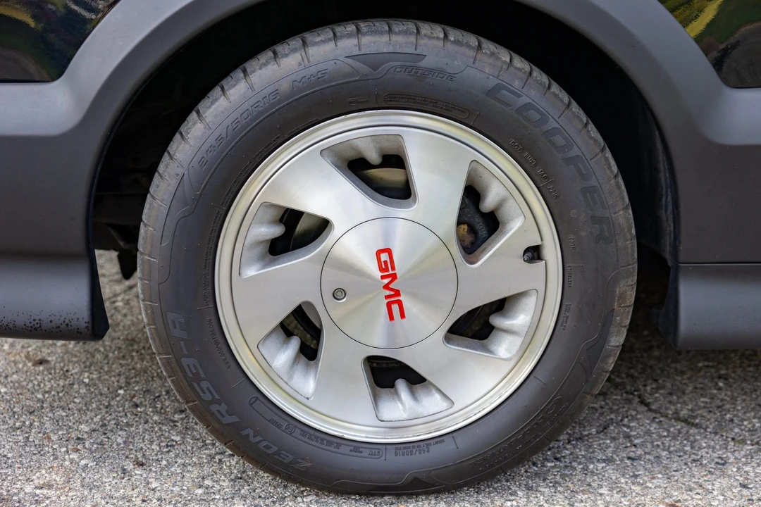 1991 GMC Syclone - Image 30 of 31
