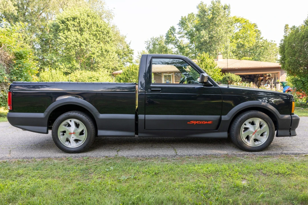 1991 GMC Syclone - Image 6 of 31