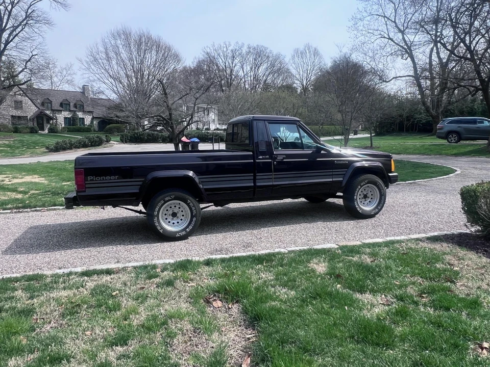 1991 Jeep Comanche - Image 10 of 31