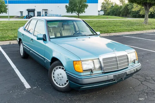 1991 Mercedes-Benz 300E 2.6