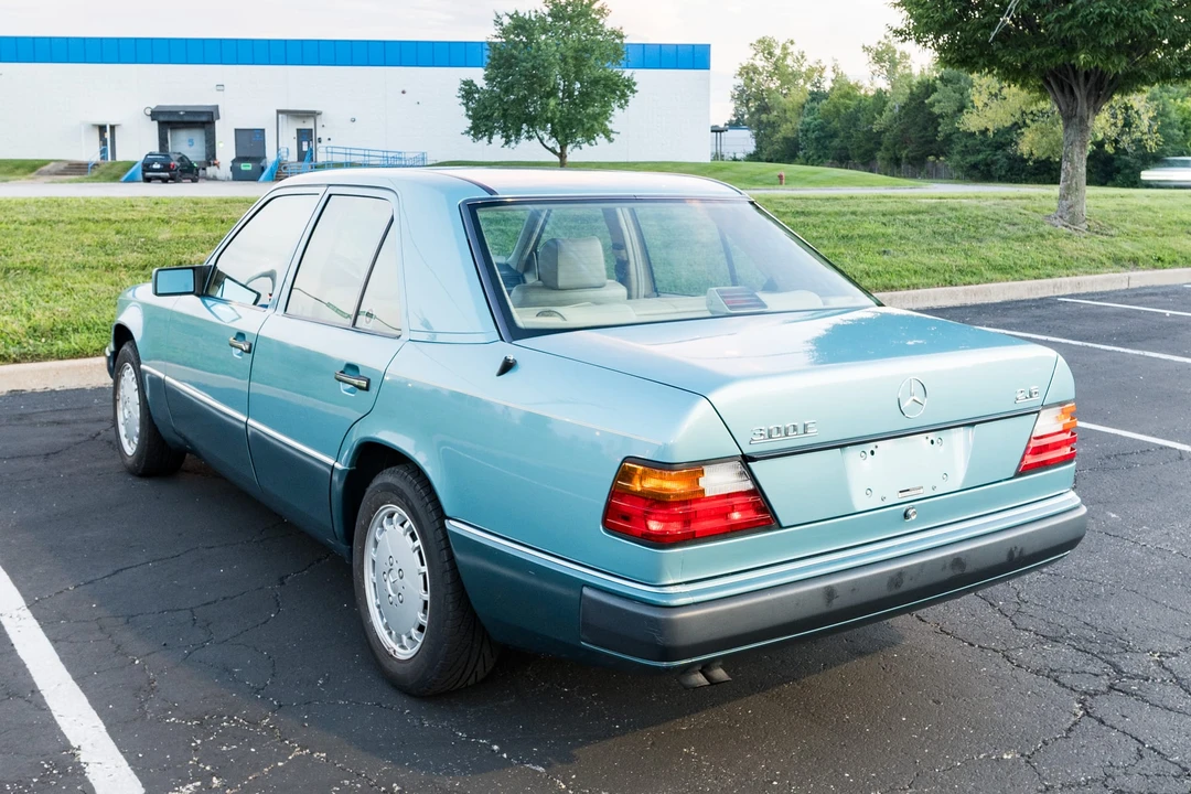 1991 Mercedes-Benz W124 E-Class - Image 9 of 31