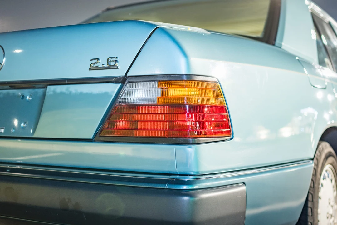 1991 Mercedes-Benz W124 E-Class - Image 17 of 31