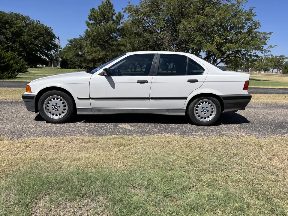 1992 BMW E36 3 Series - Image 3 of 31