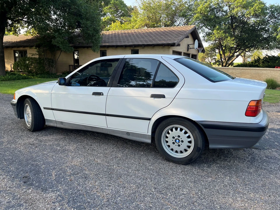 1992 BMW E36 3 Series - Image 4 of 31