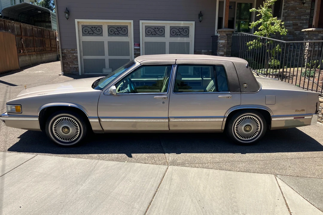 1993 Cadillac DeVille 6th Gen - Image 5 of 31
