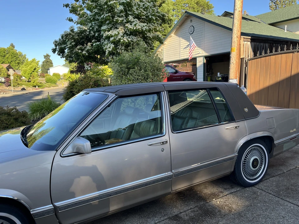 1993 Cadillac DeVille 6th Gen - Image 20 of 31