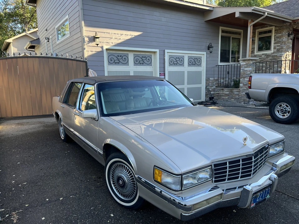1993 Cadillac DeVille 6th Gen - Image 12 of 31