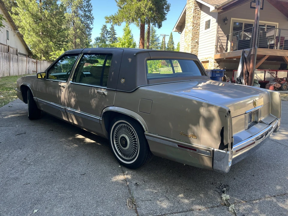 1993 Cadillac DeVille 6th Gen - Image 6 of 31