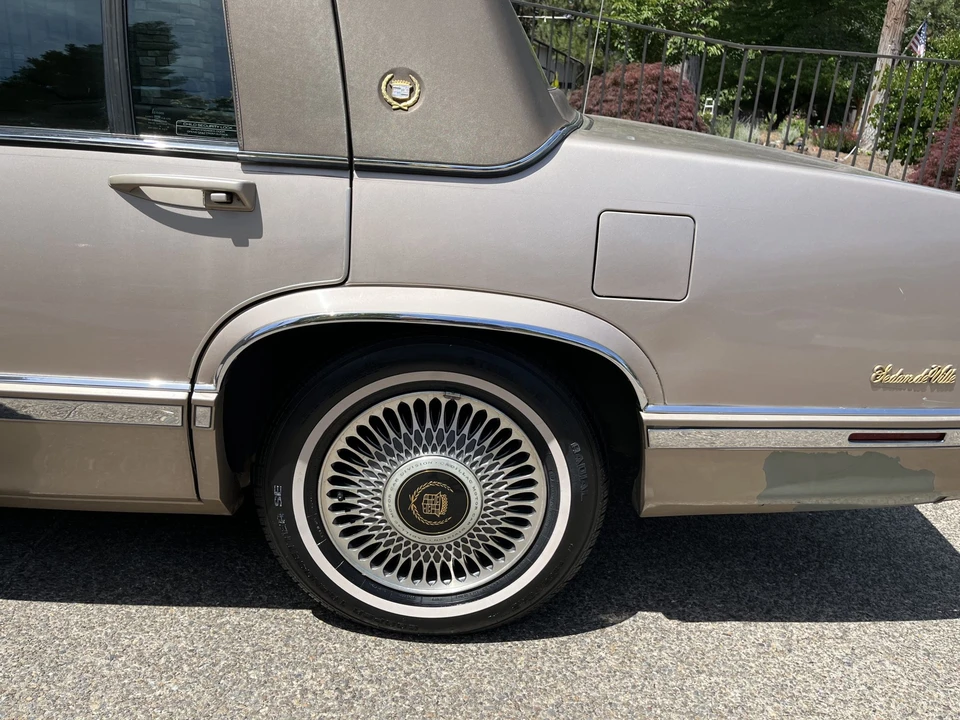 1993 Cadillac DeVille 6th Gen - Image 23 of 31