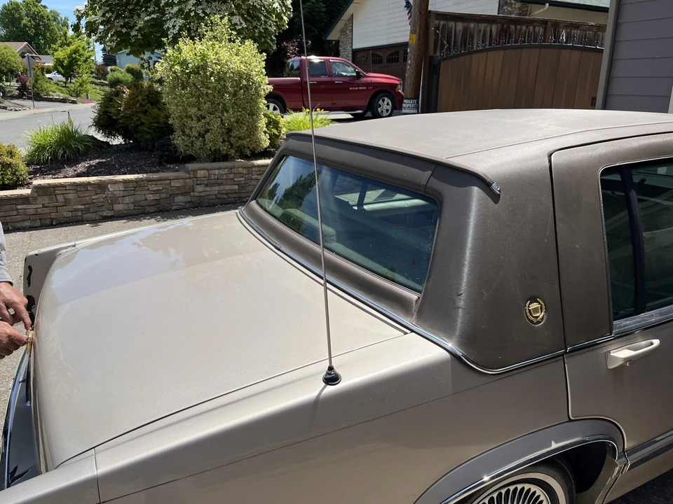 1993 Cadillac DeVille 6th Gen - Image 26 of 31