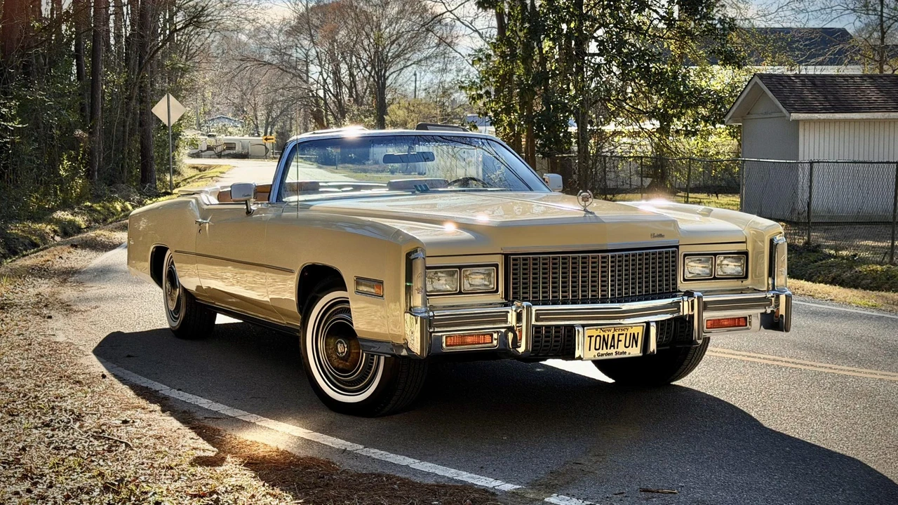 1976 Cadillac Eldorado 9th Gen - Image 2 of 31
