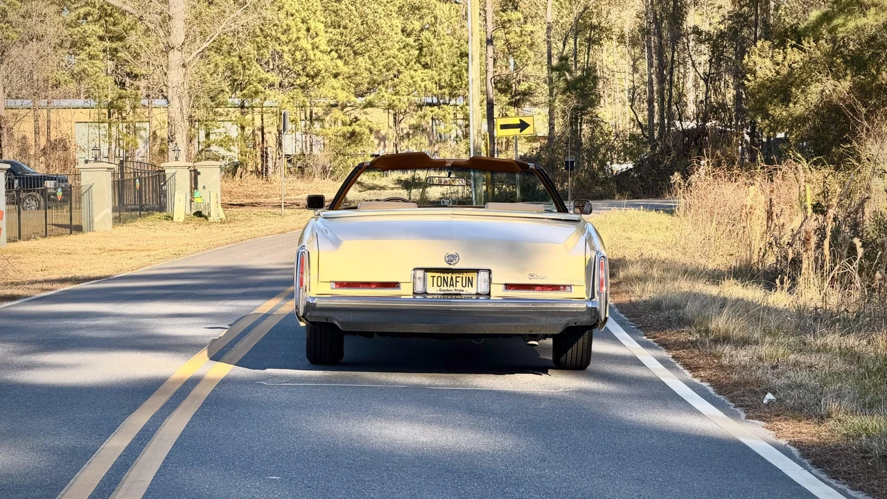 1976 Cadillac Eldorado 9th Gen - Image 11 of 31