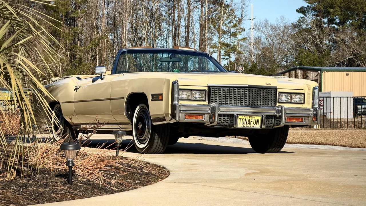 1976 Cadillac Eldorado 9th Gen - Image 24 of 31