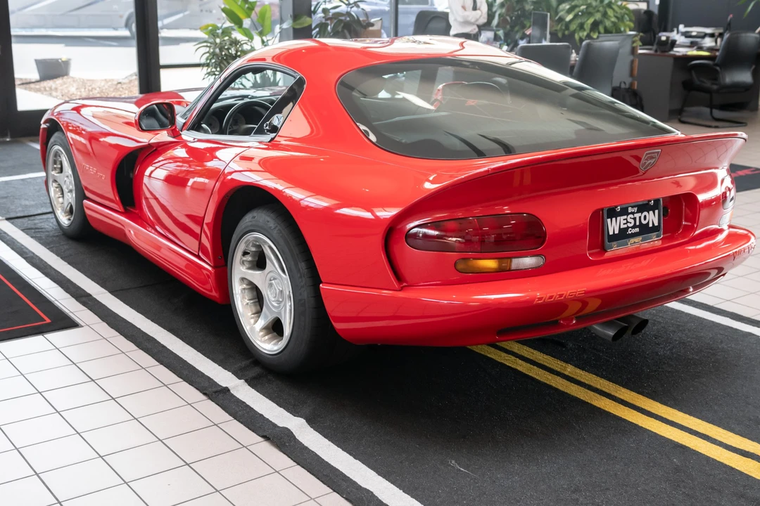 1997 Dodge Viper GTS 2nd Gen - Image 5 of 31