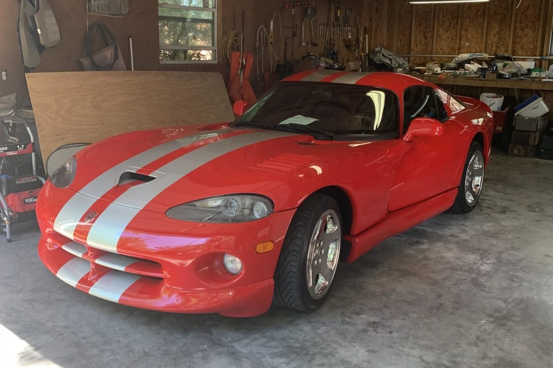 2000 Dodge Viper GTS 2nd Gen - Image 2 of 31