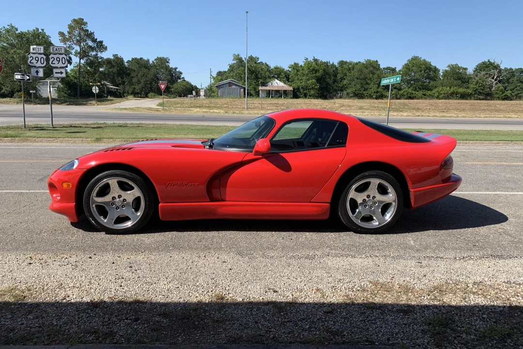 2000 Dodge Viper GTS 2nd Gen - Image 14 of 31