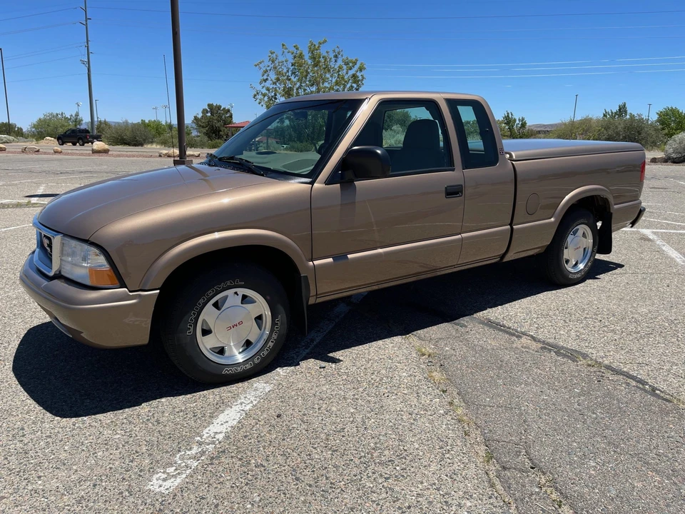 2003 GMC S-15/Sonoma - Image 2 of 31