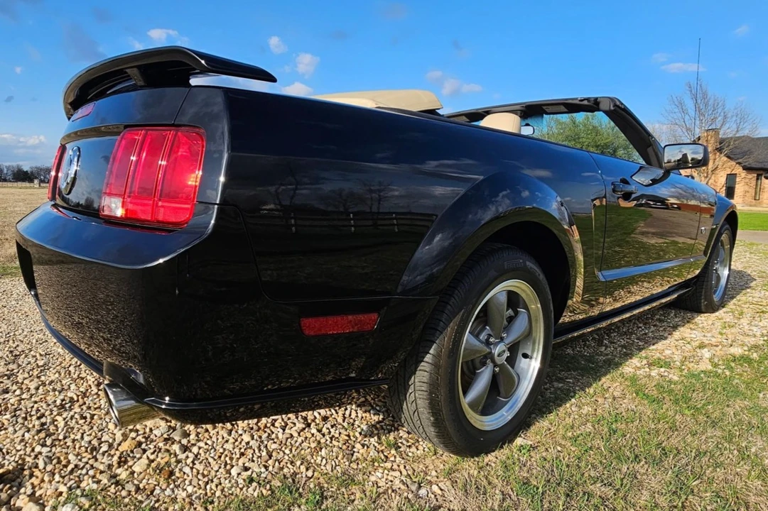 2005 Ford S197 Mustang - Image 2 of 9