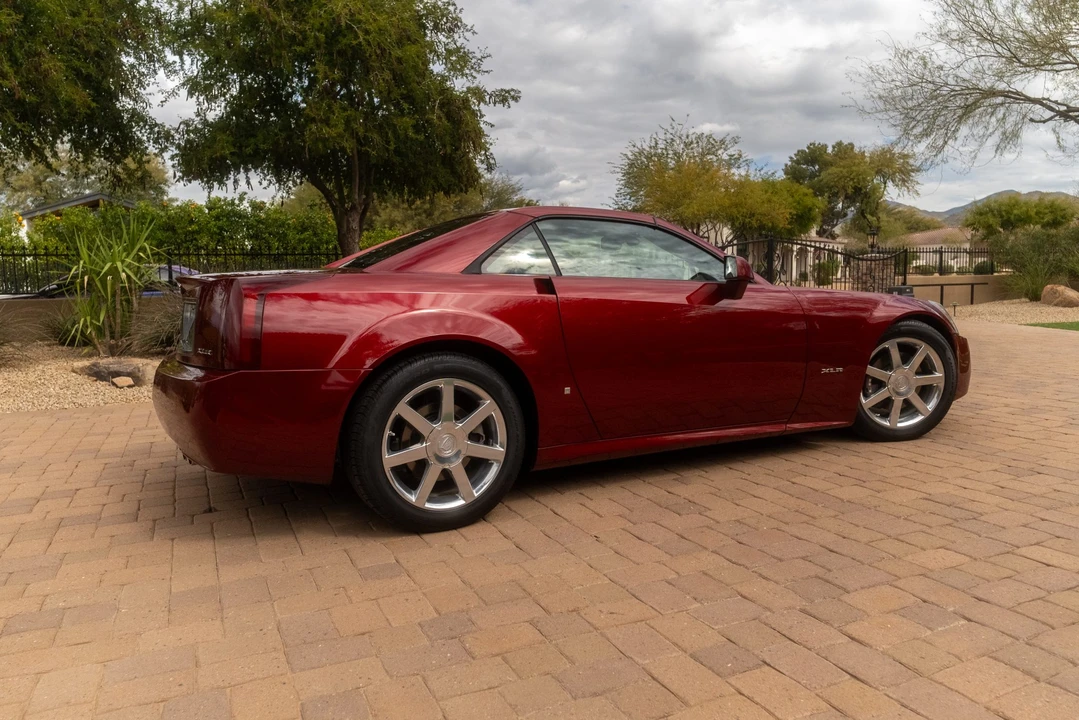 2006 Cadillac XLR - Image 10 of 31