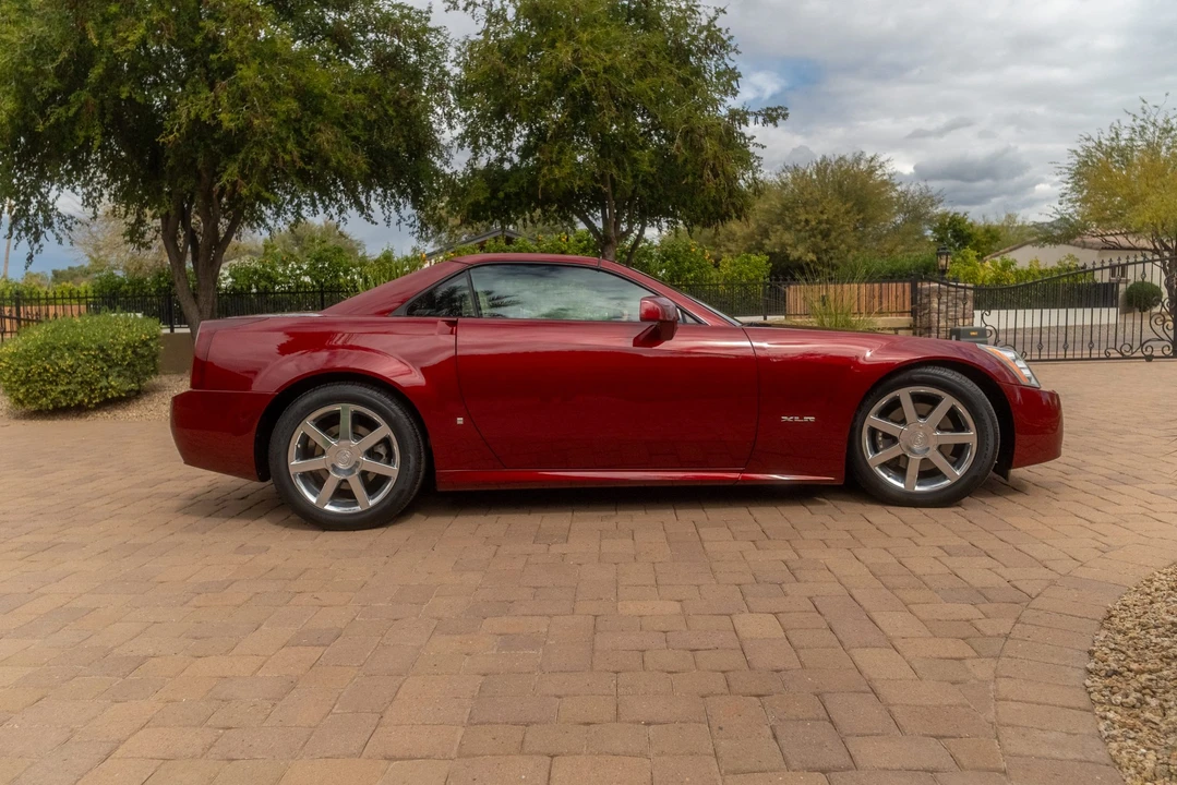 2006 Cadillac XLR - Image 11 of 31