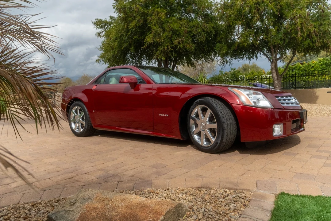 2006 Cadillac XLR - Image 2 of 31