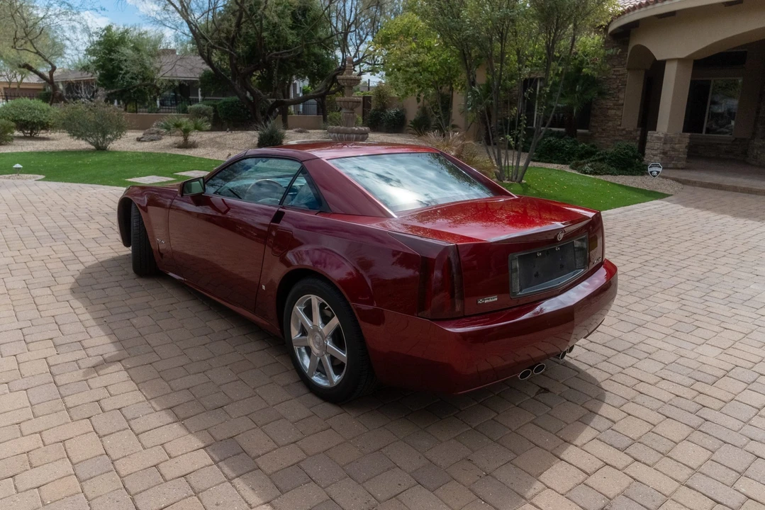 2006 Cadillac XLR - Image 16 of 31