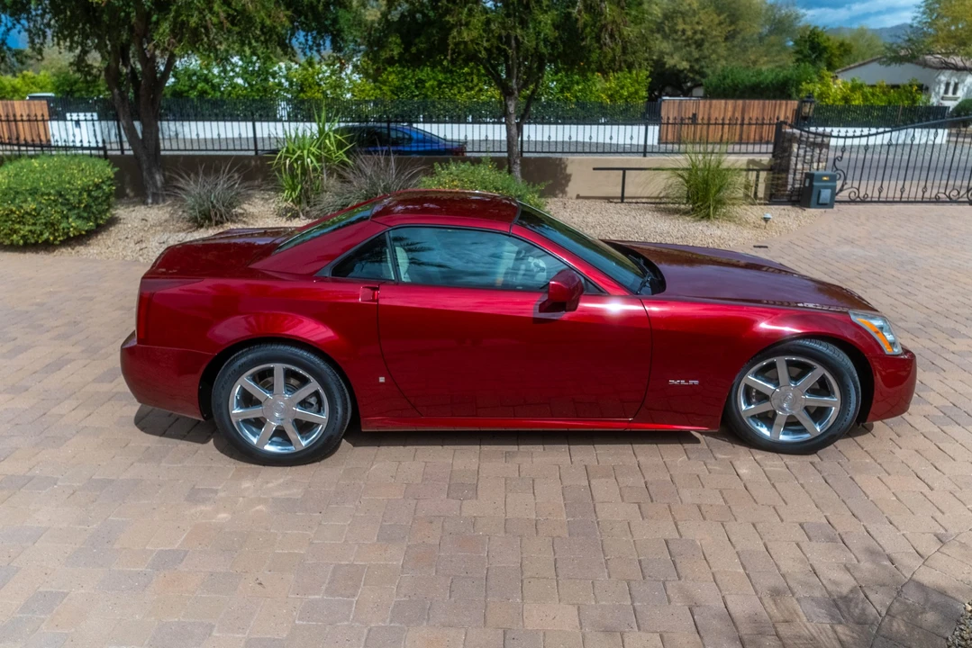 2006 Cadillac XLR - Image 19 of 31
