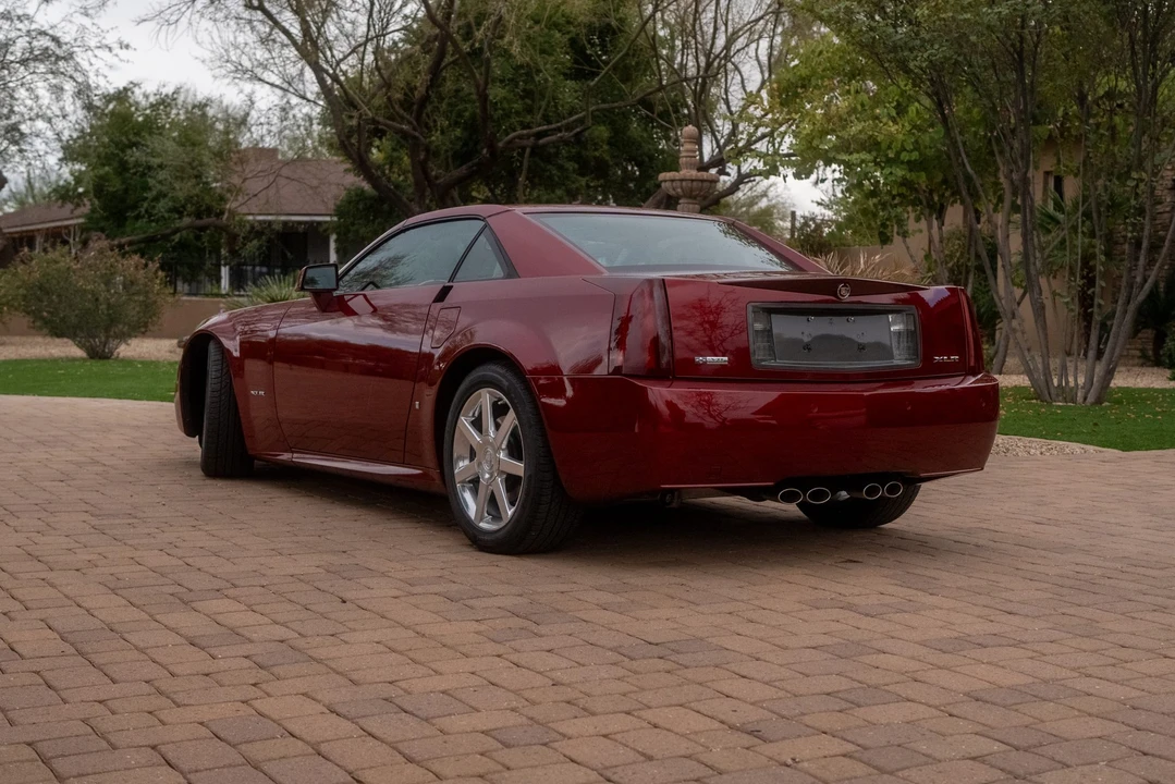 2006 Cadillac XLR - Image 22 of 31