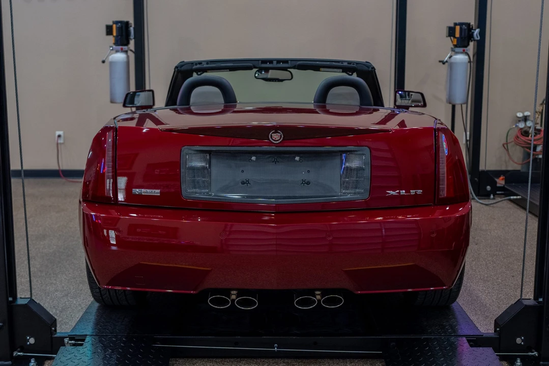 2006 Cadillac XLR - Image 28 of 31