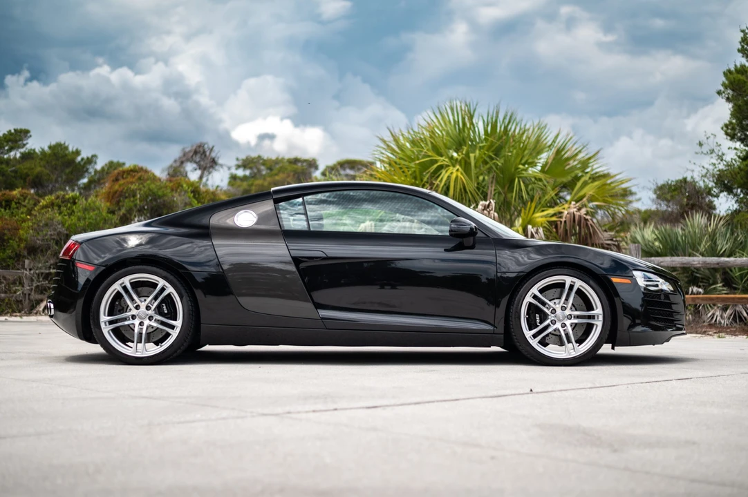 2009 Audi 42 R8 - Image 29 of 31