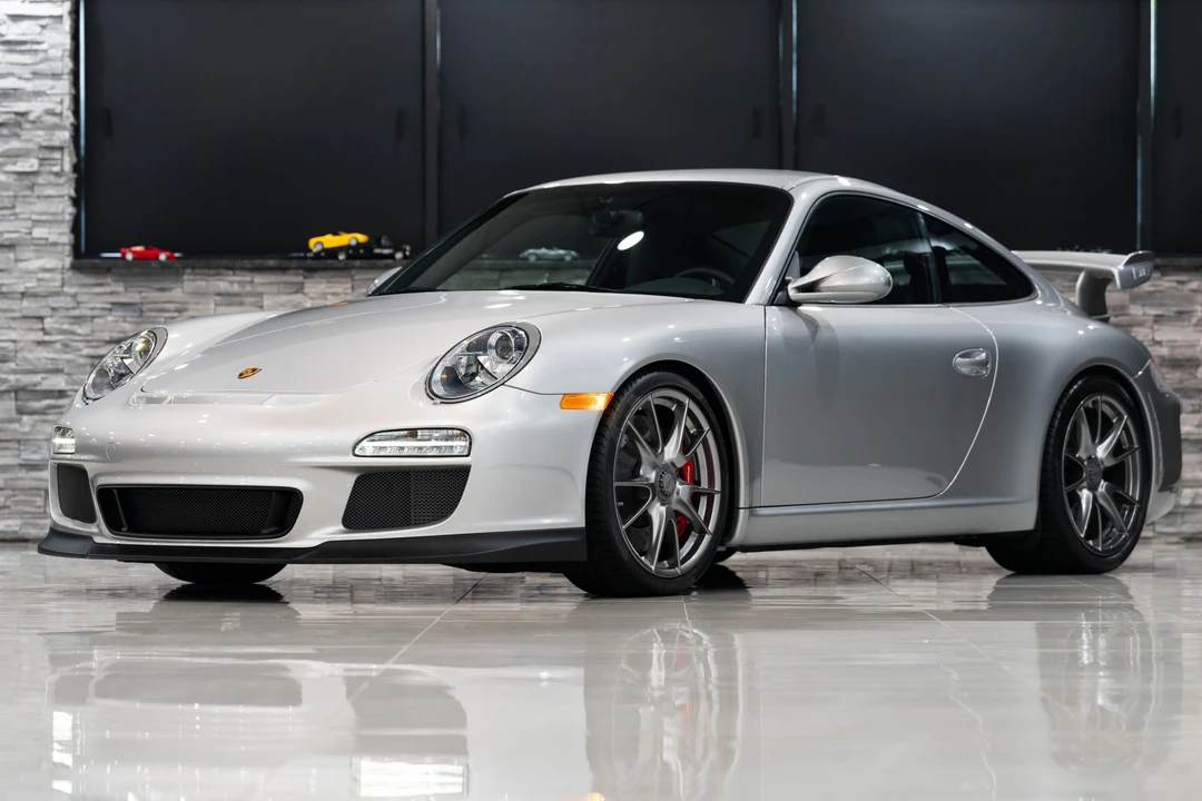 2010 Porsche 997 GT3 - Image 2 of 31