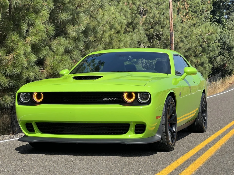 2015 Dodge Challenger SRT Hellcat 3rd Gen - Image 2 of 31