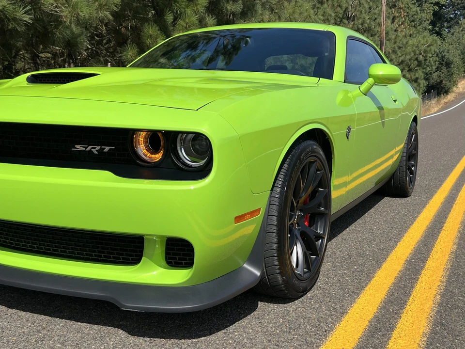 2015 Dodge Challenger SRT Hellcat 3rd Gen - Image 23 of 31