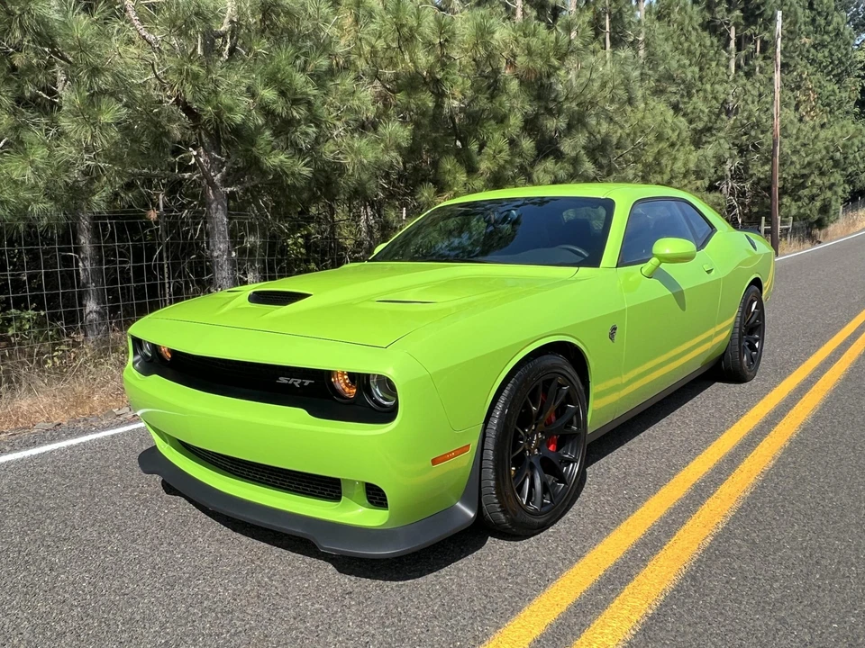 2015 Dodge Challenger SRT Hellcat 3rd Gen - Image 4 of 31