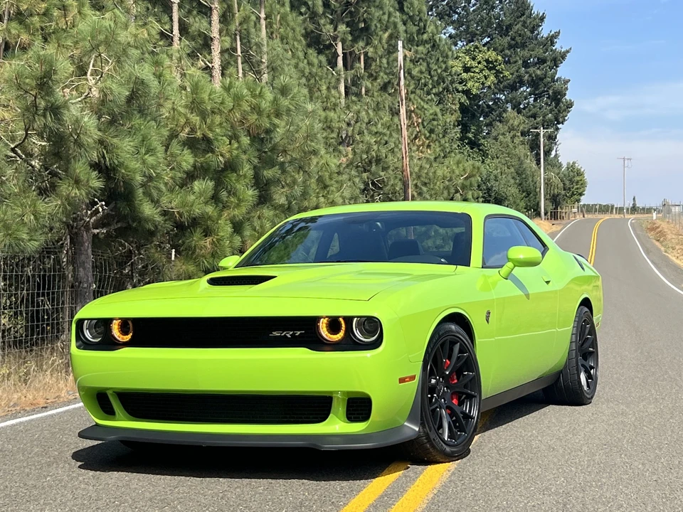 2015 Dodge Challenger SRT Hellcat 3rd Gen - Image 3 of 31