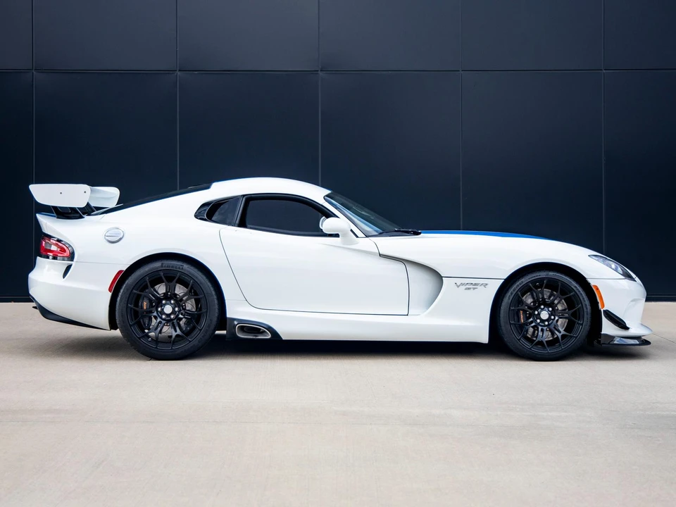 2015 Dodge Viper 5th Gen - Image 10 of 31
