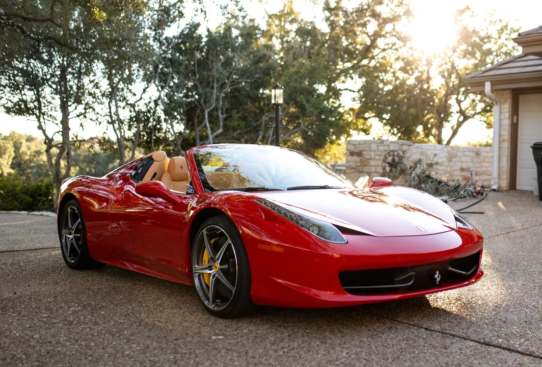 2015 Ferrari 458 Spider - Image 2 of 31