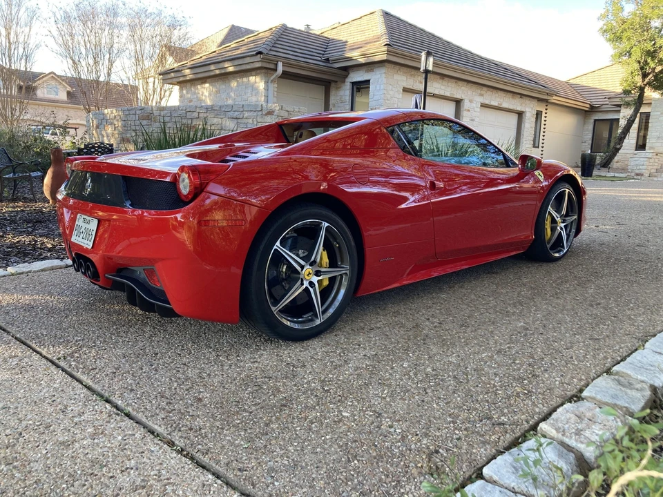 2015 Ferrari 458 Spider - Image 30 of 31
