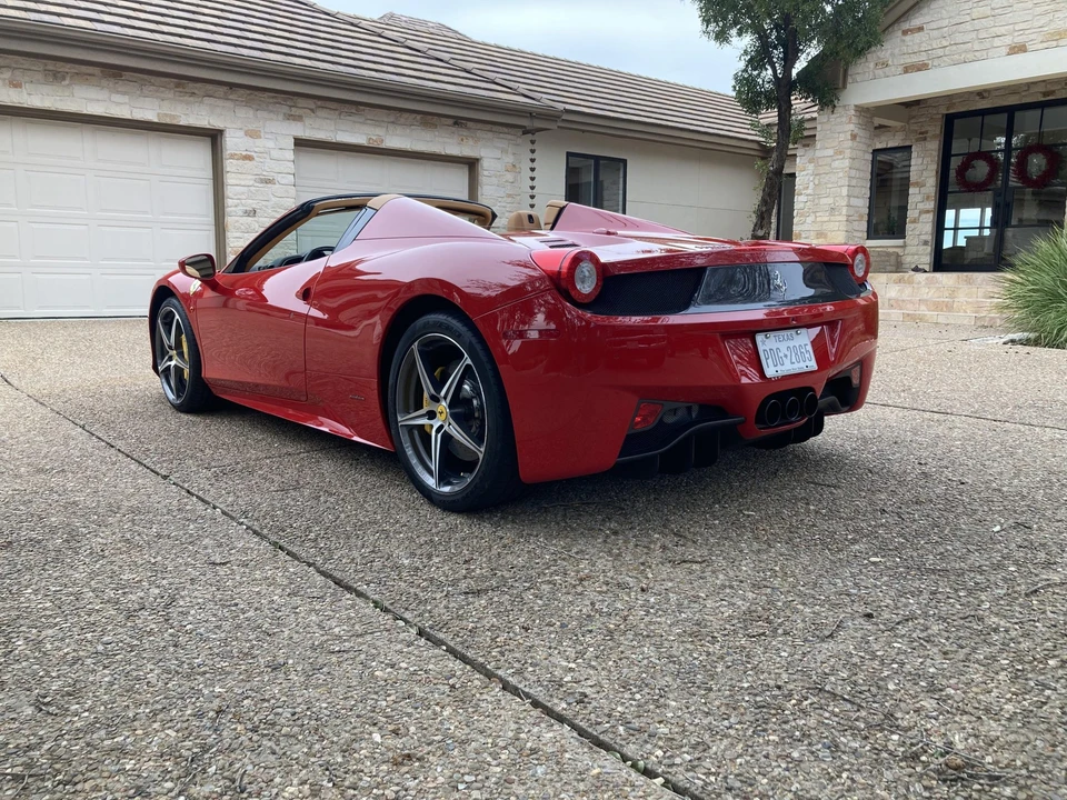 2015 Ferrari 458 Spider - Image 16 of 31