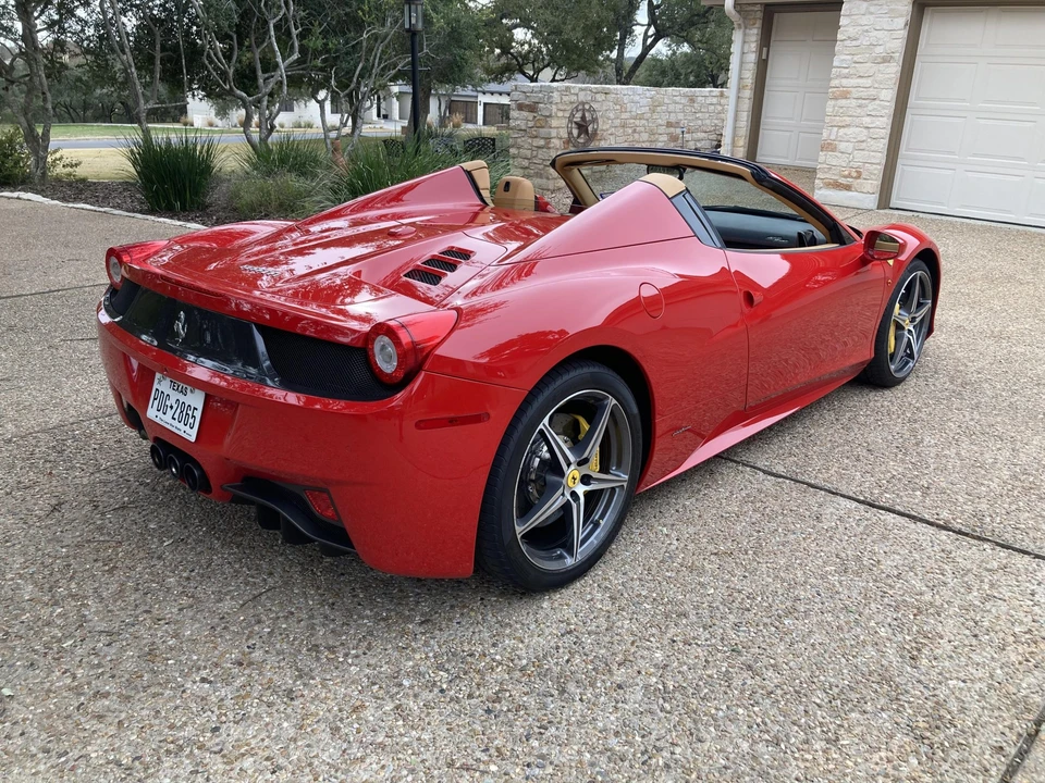 2015 Ferrari 458 Spider - Image 8 of 31