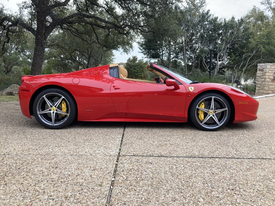 2015 Ferrari 458 Spider - Image 6 of 31