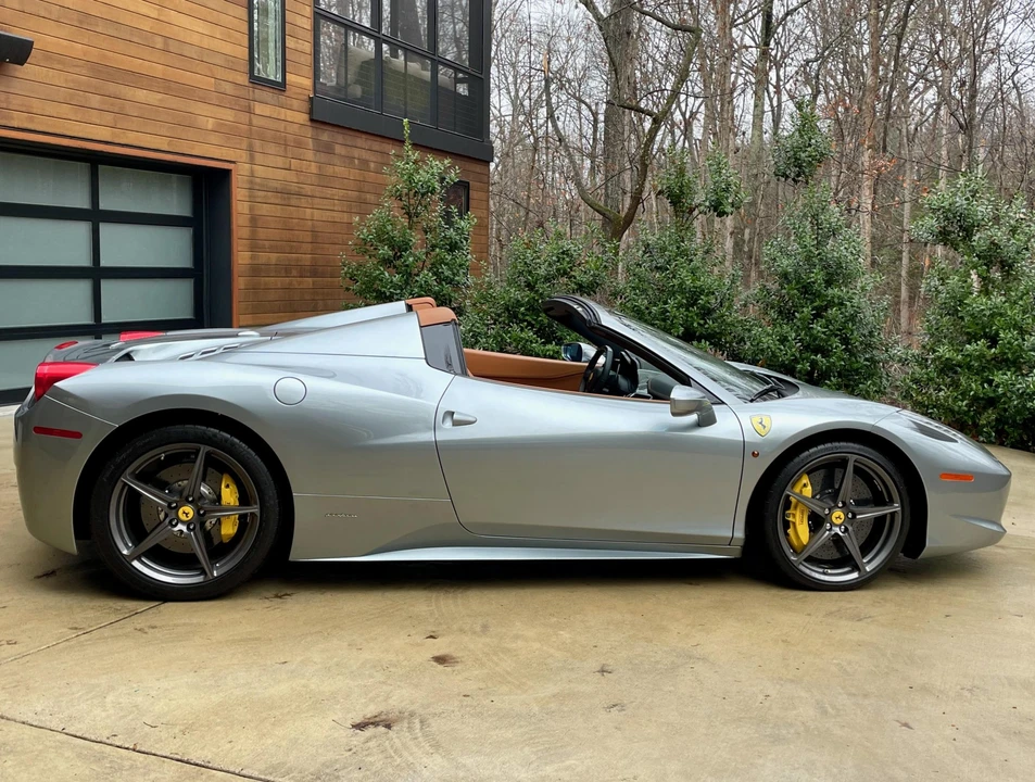 2015 Ferrari 458 Spider - Image 11 of 31