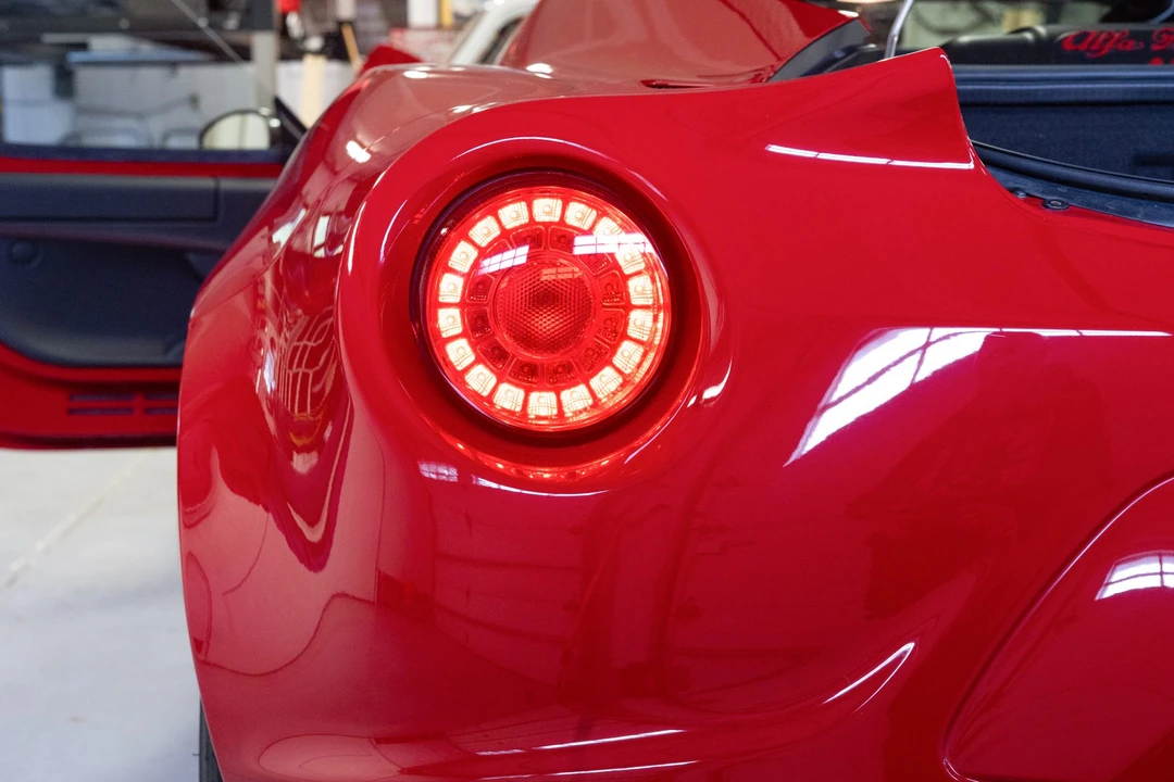 2017 Alfa Romeo 4C Coupe - Image 14 of 31