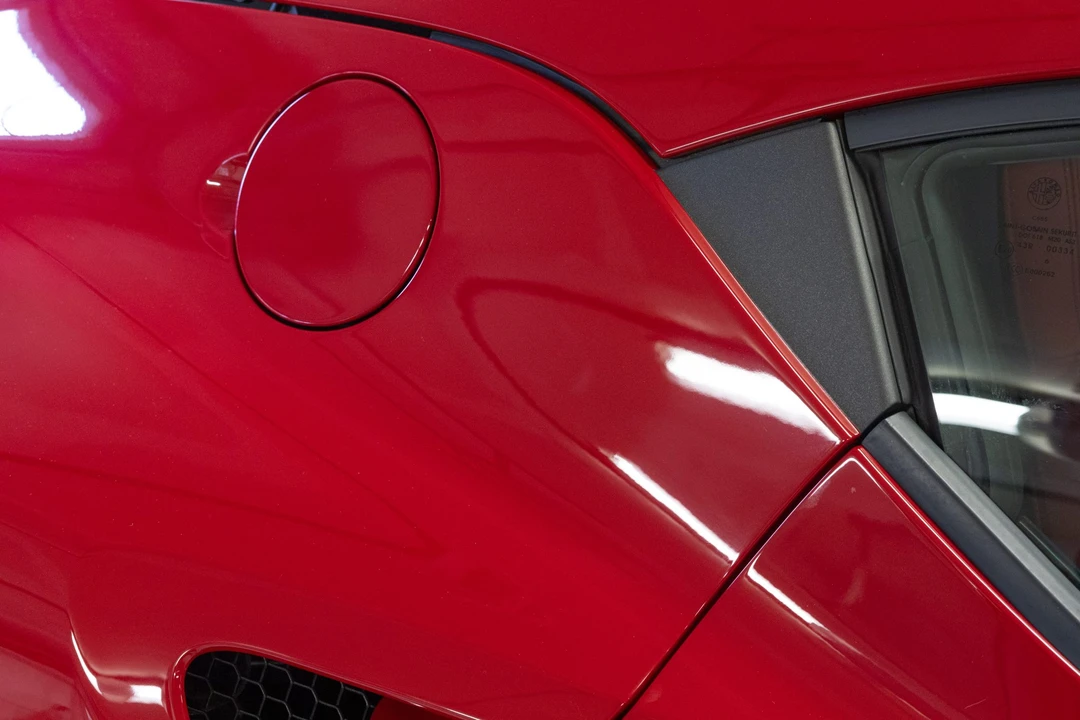 2017 Alfa Romeo 4C Coupe - Image 28 of 31