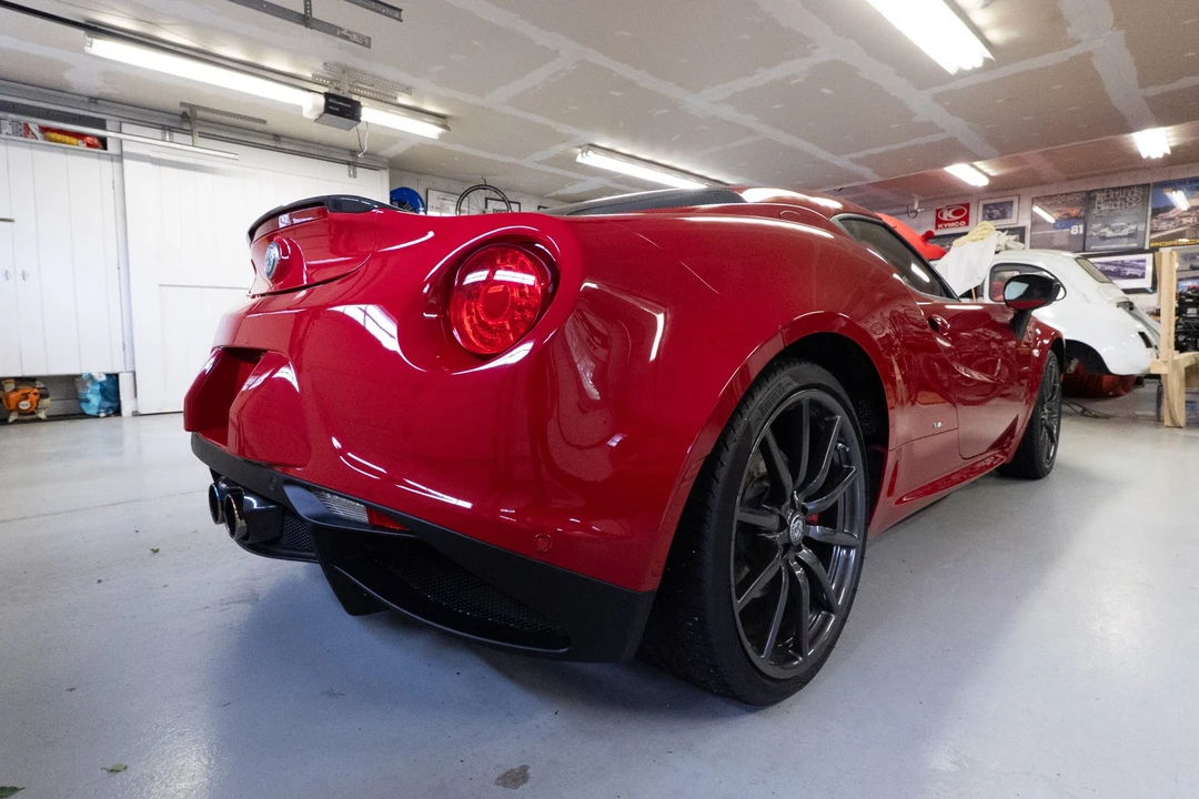 2017 Alfa Romeo 4C Coupe - Image 6 of 31