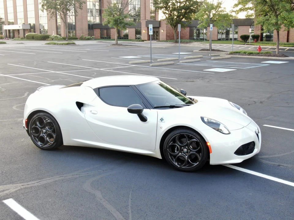 2017 Alfa Romeo 4C Coupe - Image 29 of 31