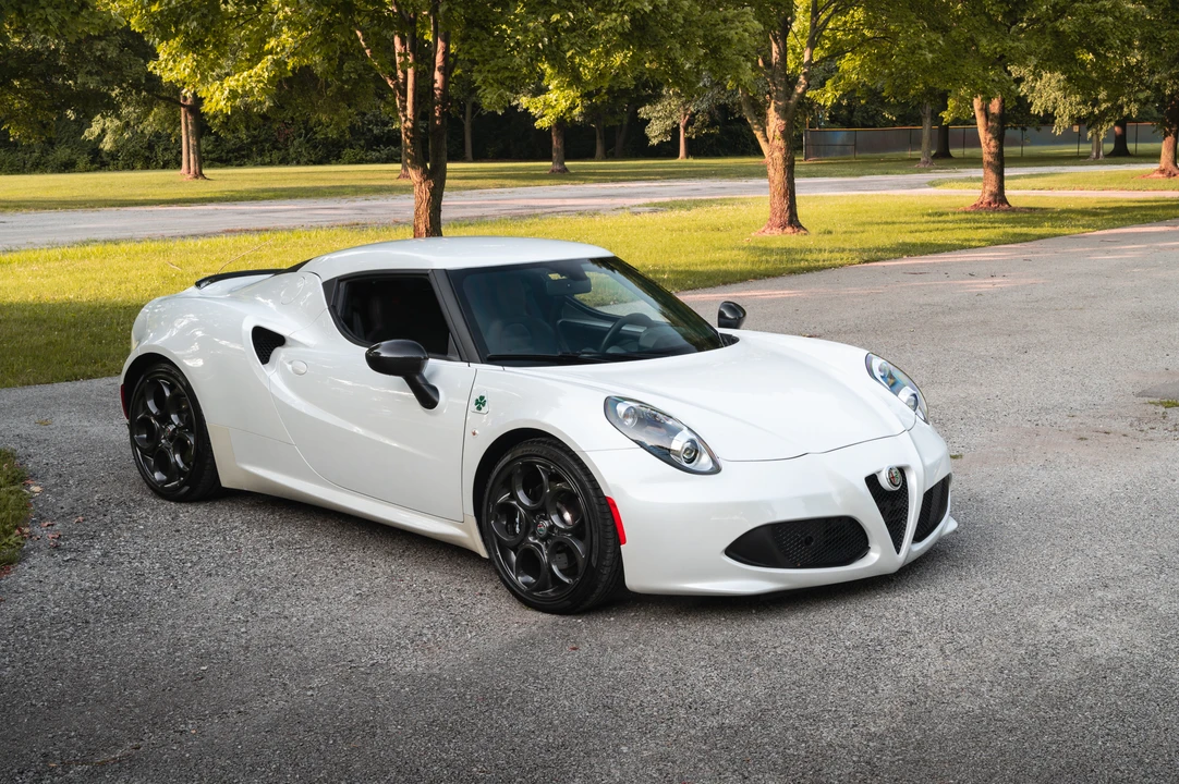 2017 Alfa Romeo 4C Coupe - Image 14 of 31