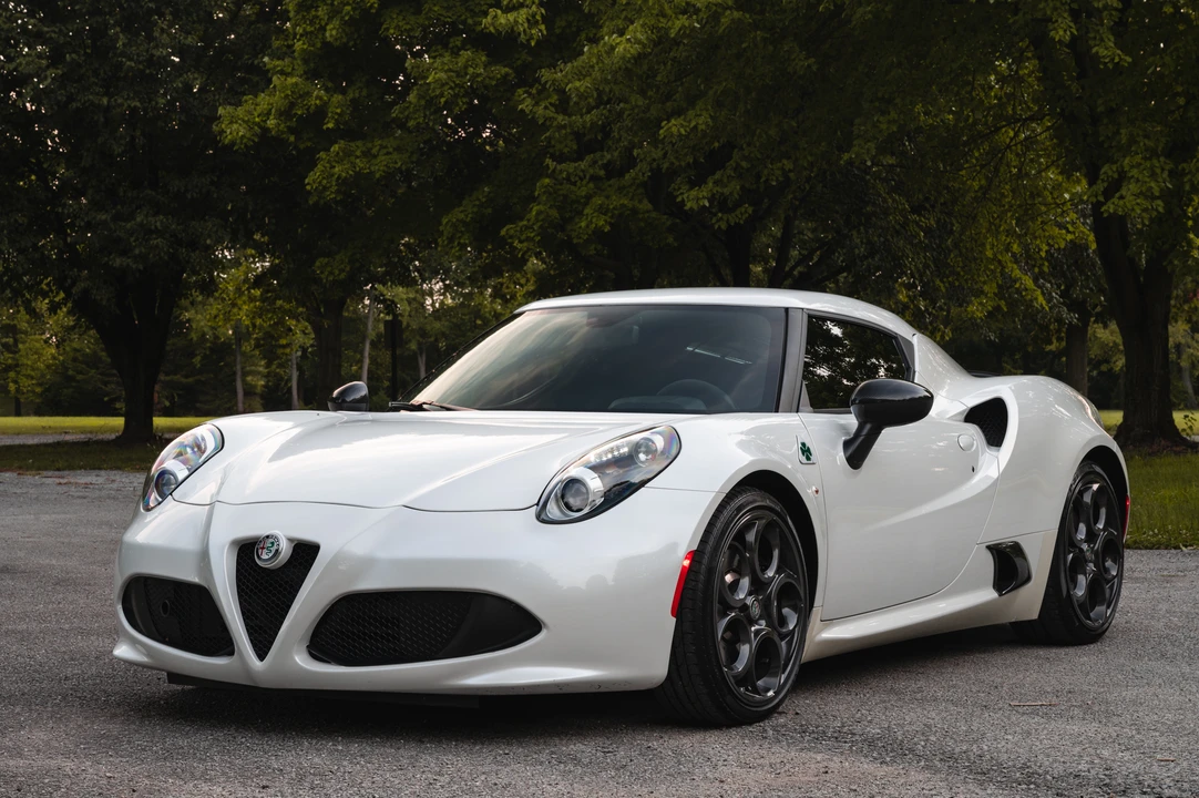 2017 Alfa Romeo 4C Coupe - Image 6 of 31