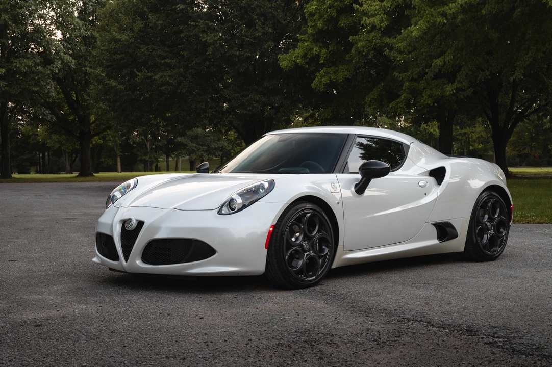 2017 Alfa Romeo 4C Coupe - Image 2 of 31